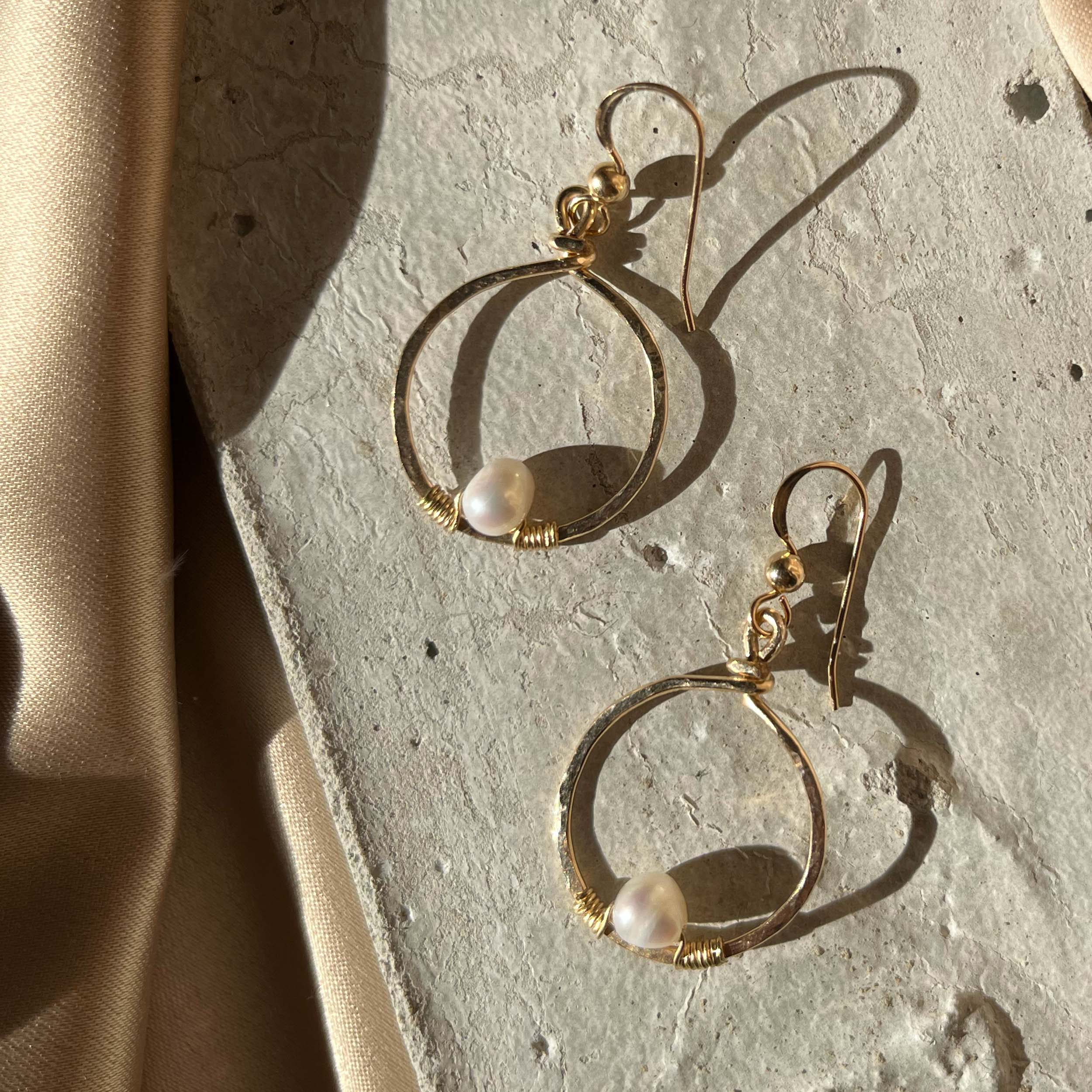 Single Pearl Hoop Earrings with 14k Gold Filled Hand-Hammered Hoop